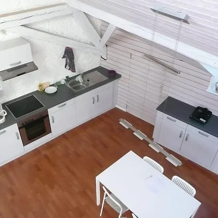 Haus Kellerhof Mit Zwei Und Garten Zu Verkaufen Kontakt Peter Heubueschl Loerrach Apartament