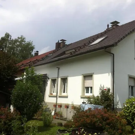 Apartament Haus Kellerhof Mit Zwei Und Garten Zu Verkaufen Kontakt Peter Heubueschl Loerrach Murg (Baden-Wurttemberg)