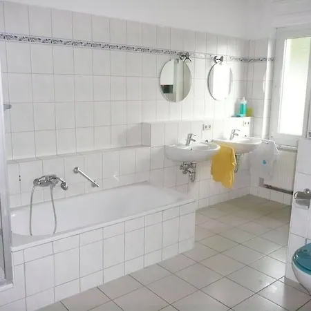 Apartment Kellerhof Guesthouse: Garden Retreat With Rooftop Terrace *